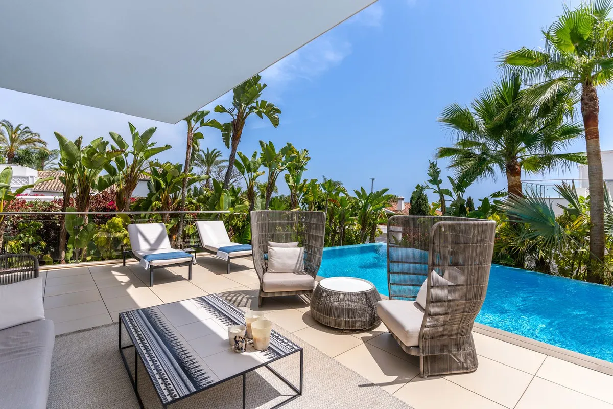 e544dd36-82ef-4a96-a70e-018bd70d36f0