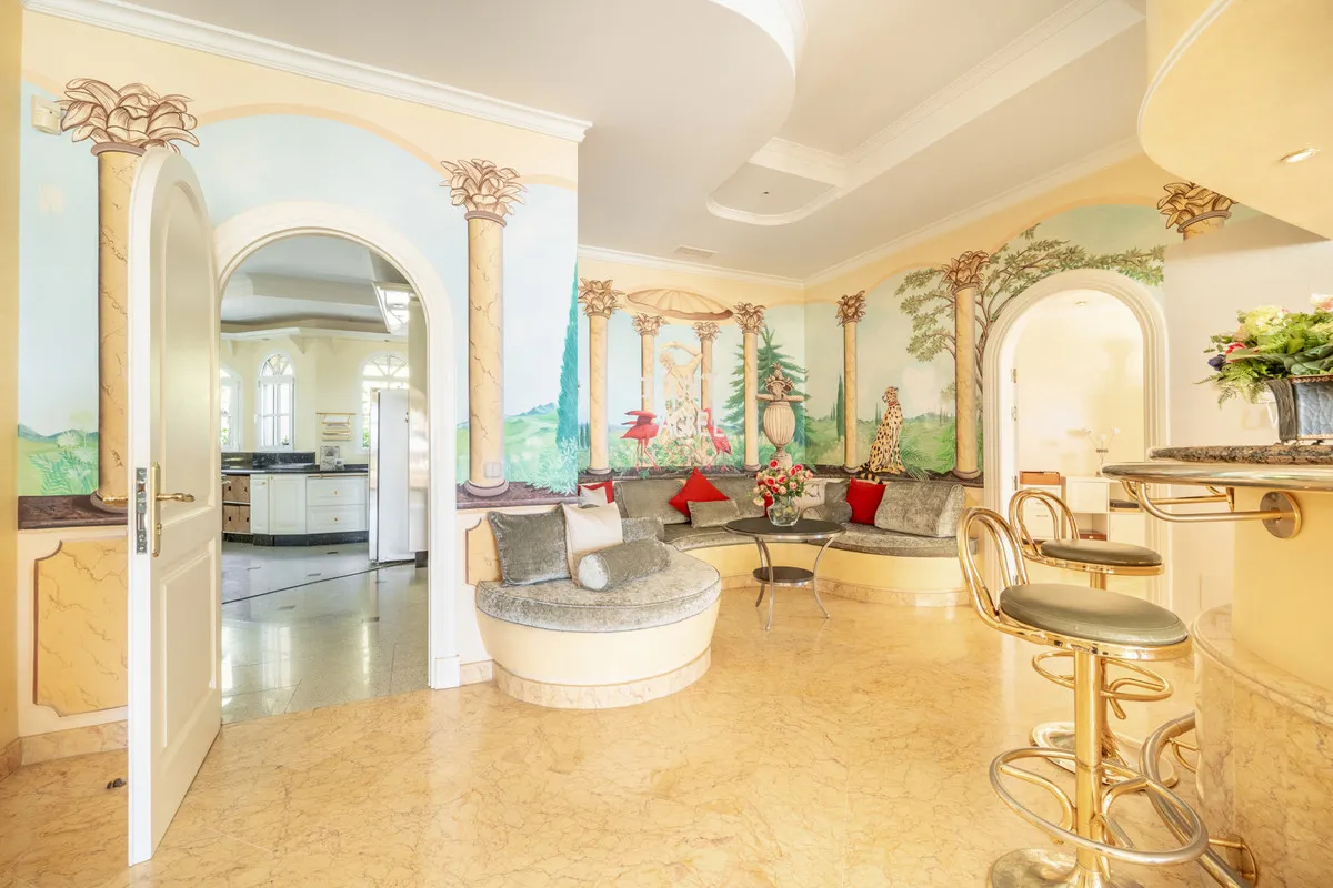 7144c383-642c-4946-8766-9bf24df31c79