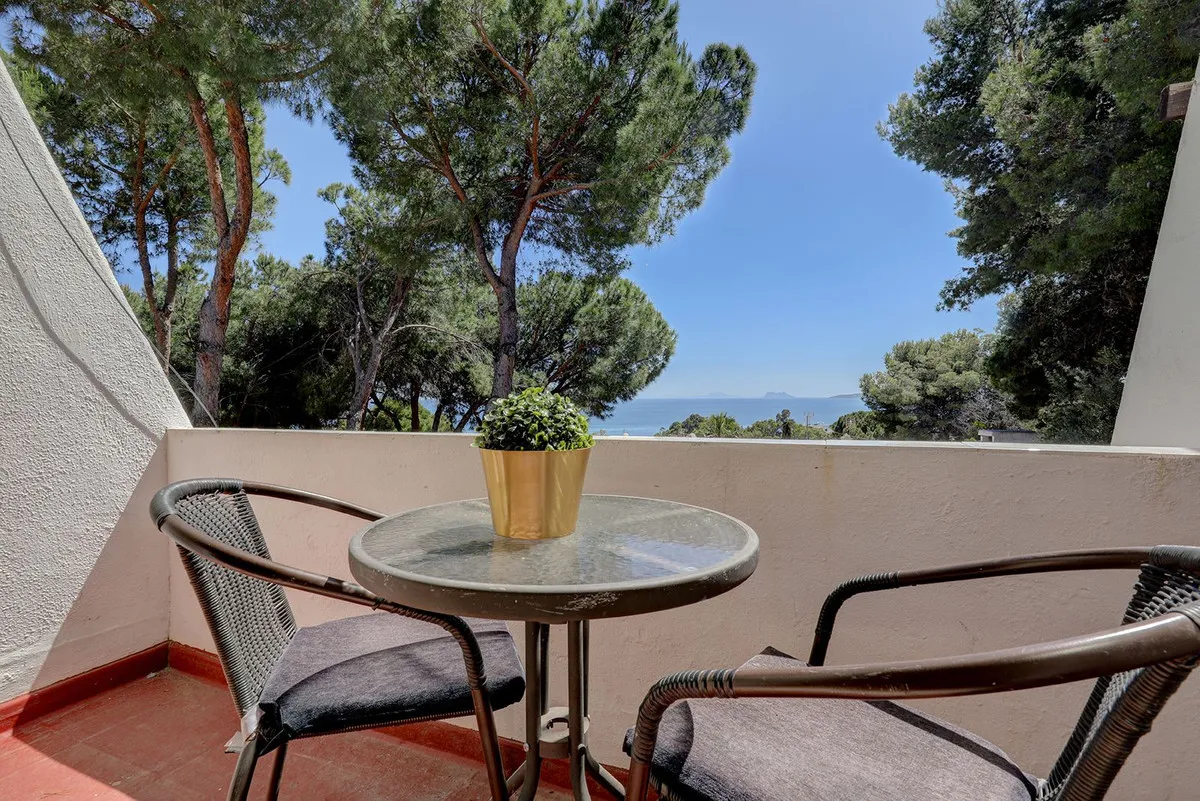 6846806e-6ff8-4be1-b021-66fceb450313