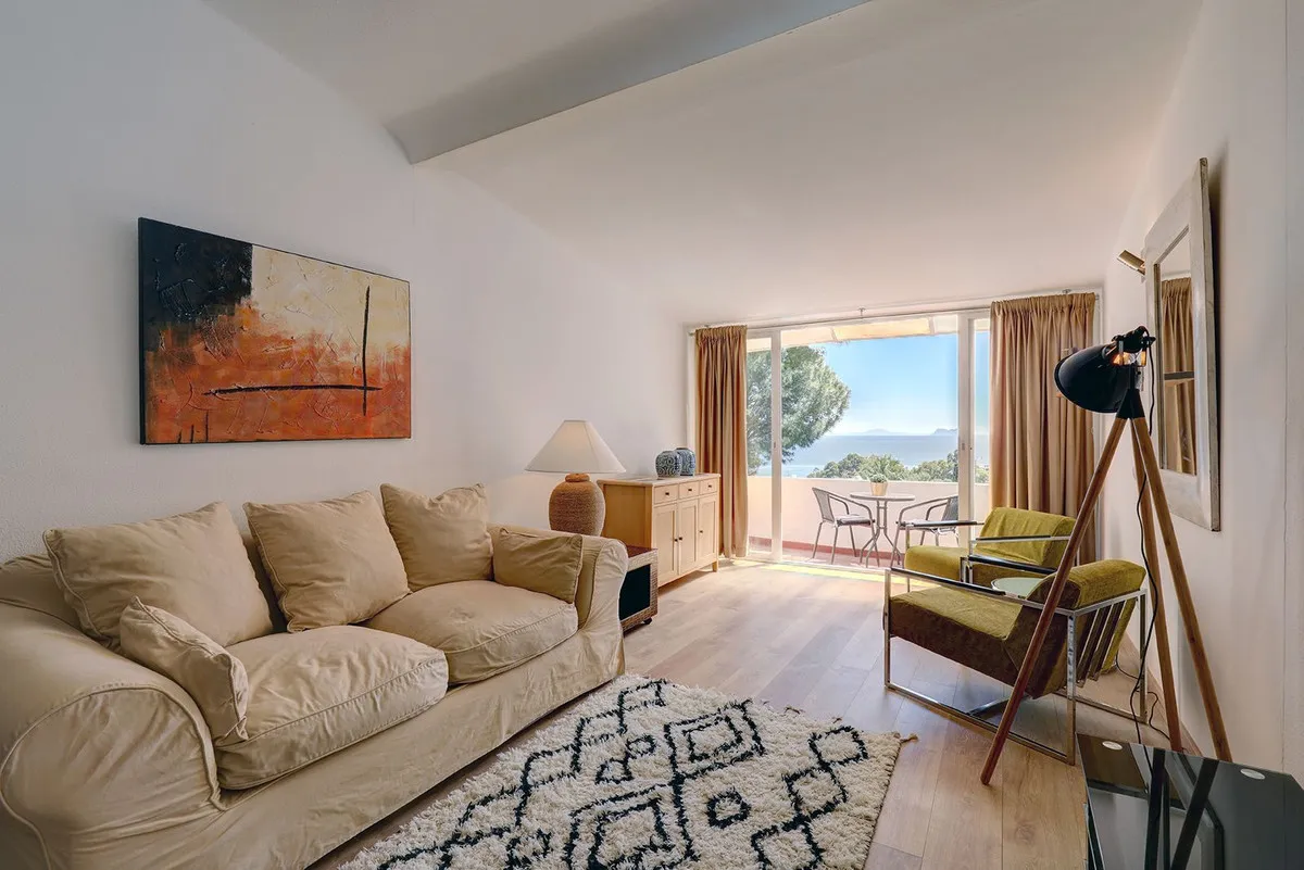 bacef6be-b2b5-451e-9602-22028335a15f