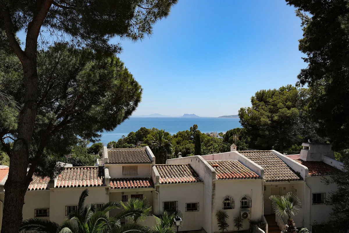 c2c6e61f-b0f6-40c5-9e45-6d54695678e6