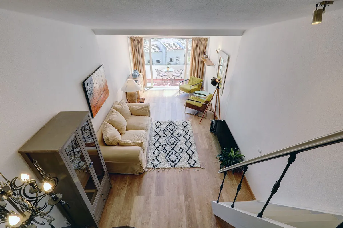 ef7ec5f2-16d8-4cab-88f0-40199c0a7959