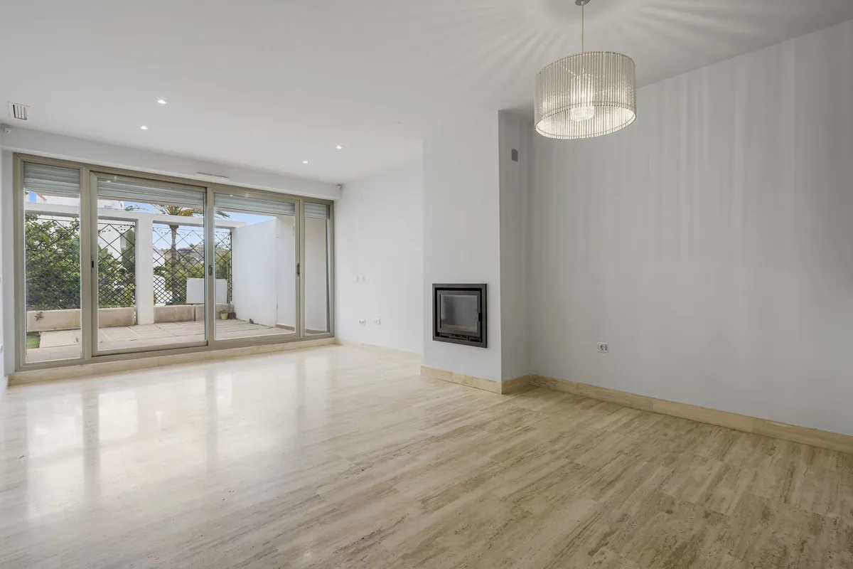 84db6acd-5694-446e-b097-d2c7a85064c3