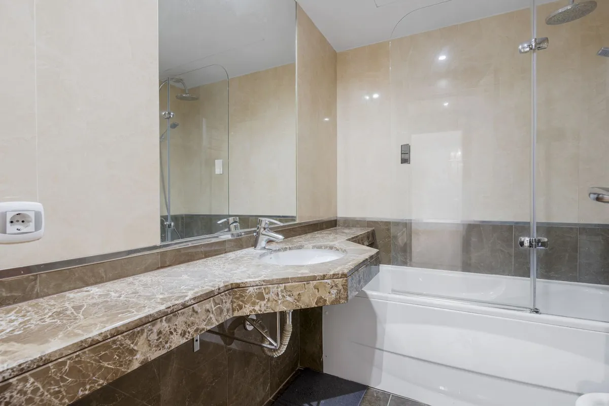 e0ee3c34-bc59-4eeb-817f-570966266dca