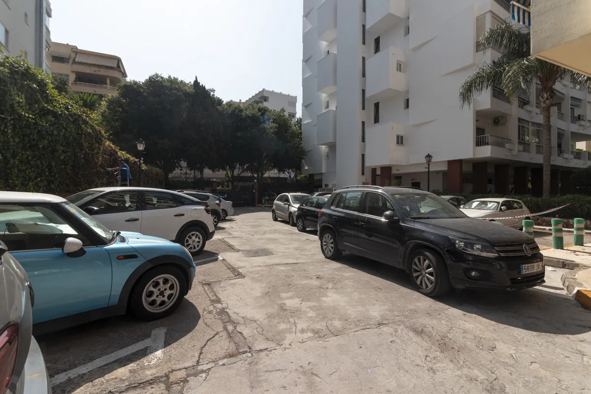 df6d31fe-bf4b-402b-8b30-c501f8a10444