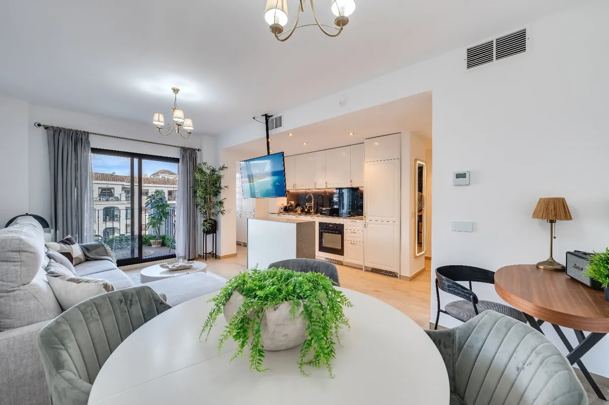 c702fd74-4c93-467f-a928-11bd07c29dfc