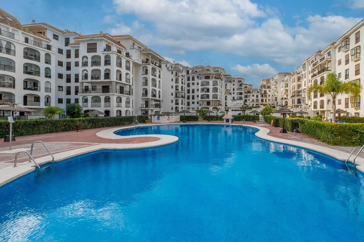 c9eb9bb8-46e7-4ada-b456-2412f6caf85a