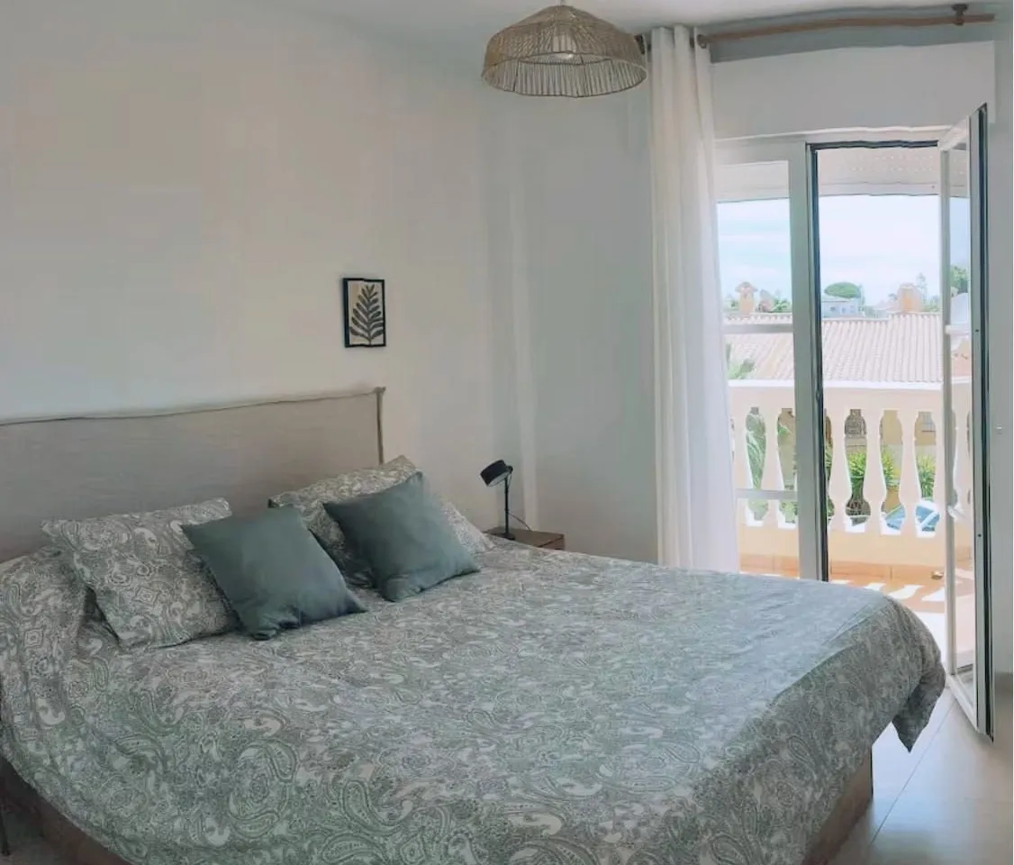 d0c76745-49a3-4351-800e-23884b200d1e