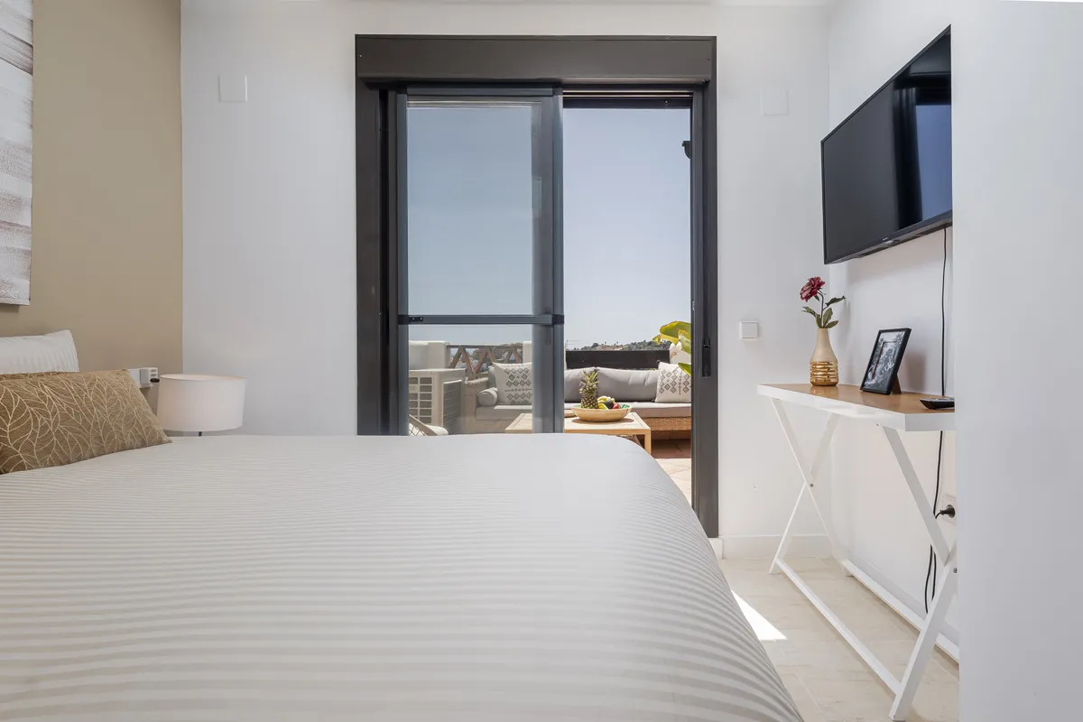 23a3a938-ecc6-4fda-8ac7-396d88361bd4