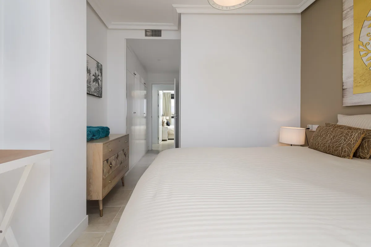 d6a8a32f-1f94-40c1-a1c1-7efe18d2b236