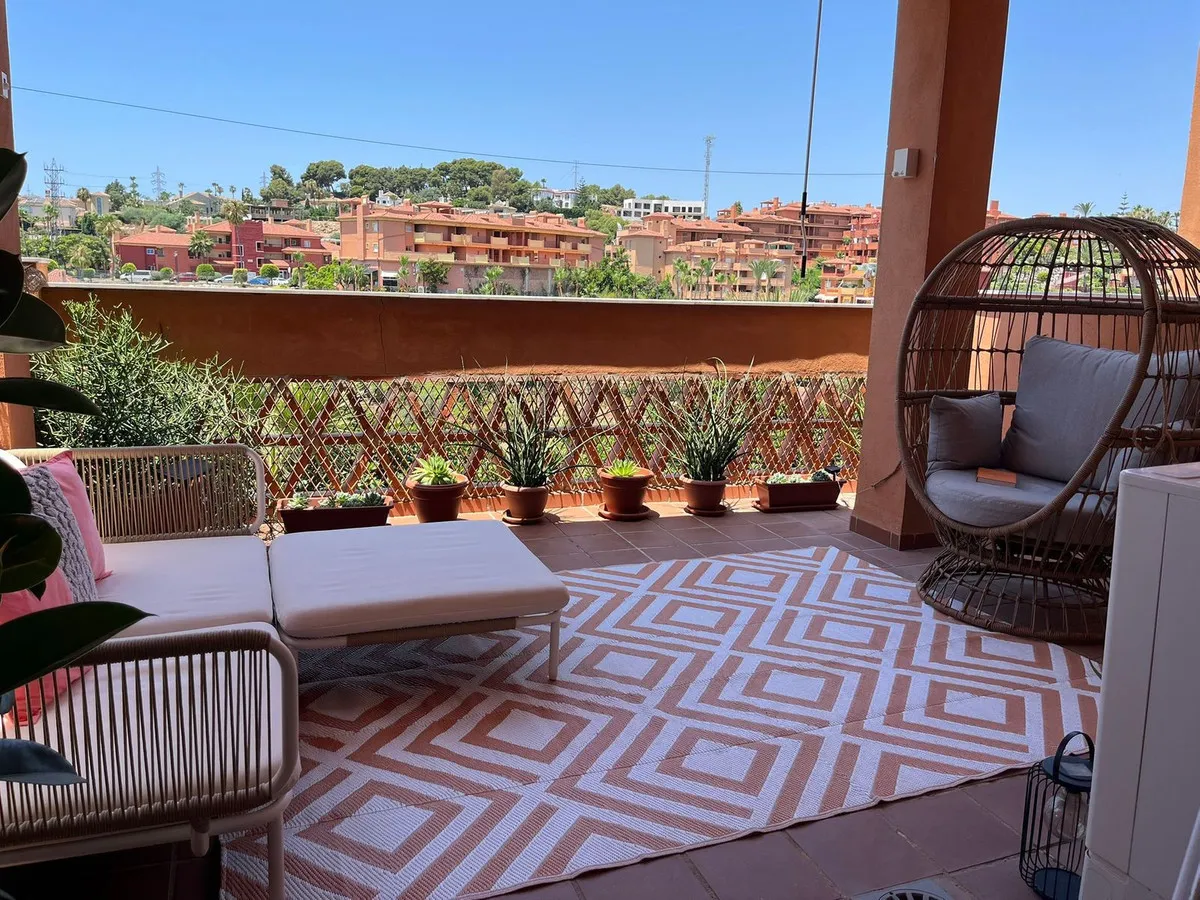 1440b3de-4084-4cce-b87e-001749f9a951