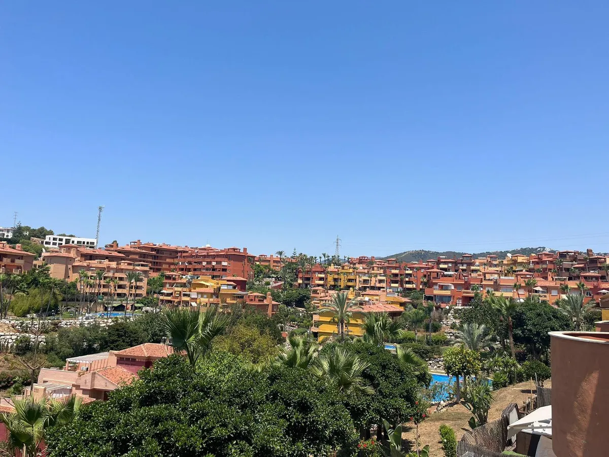 663f2a4e-f8c5-461d-8705-74aa3fd7a93d