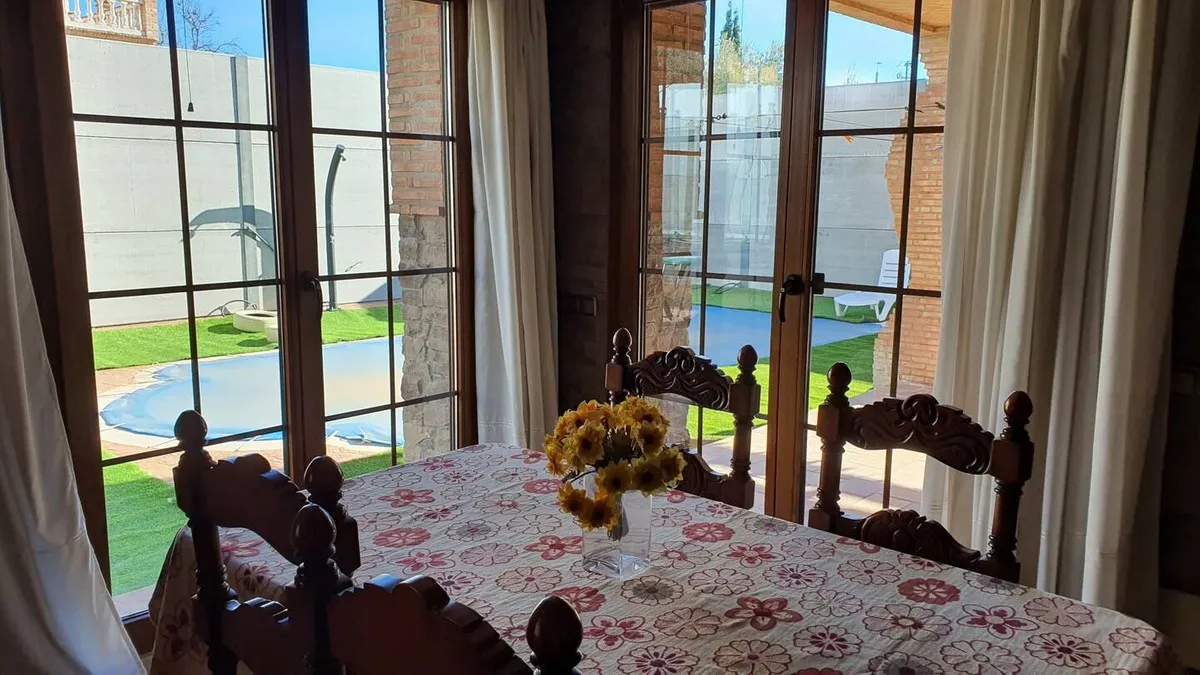 93b5128d-7685-400d-af0c-8a45ca560f42