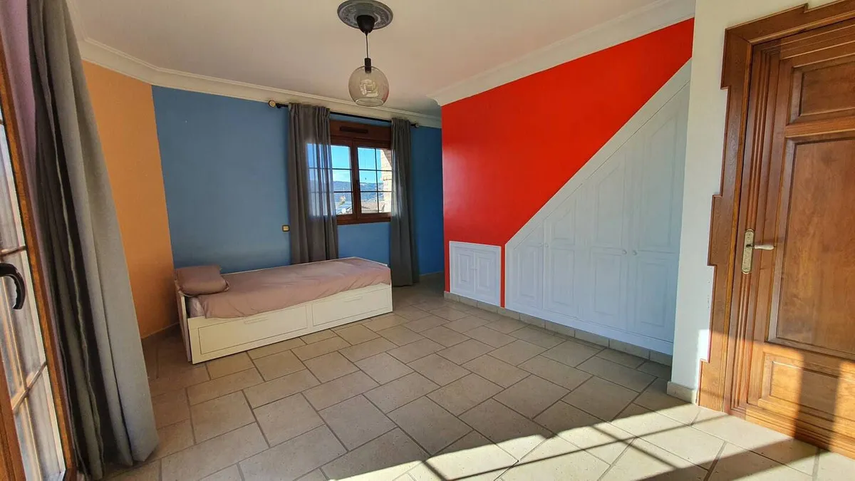 a9e6c094-1d4f-41d3-a732-6a57d27915a1