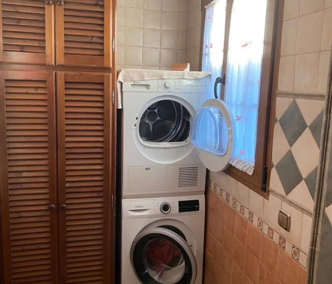 b82198f5-aa64-4927-8fe1-67ad8a093d0e