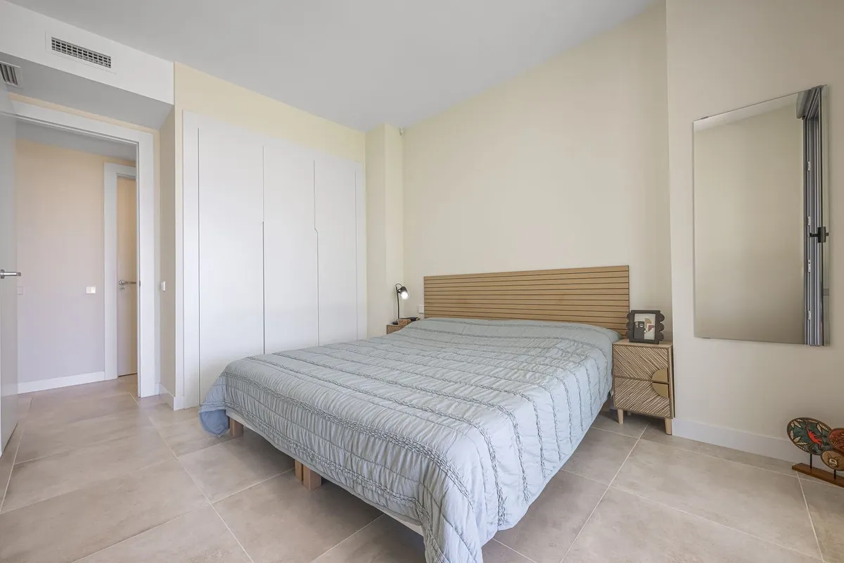 96fba856-f715-4935-9557-034b38cb7781