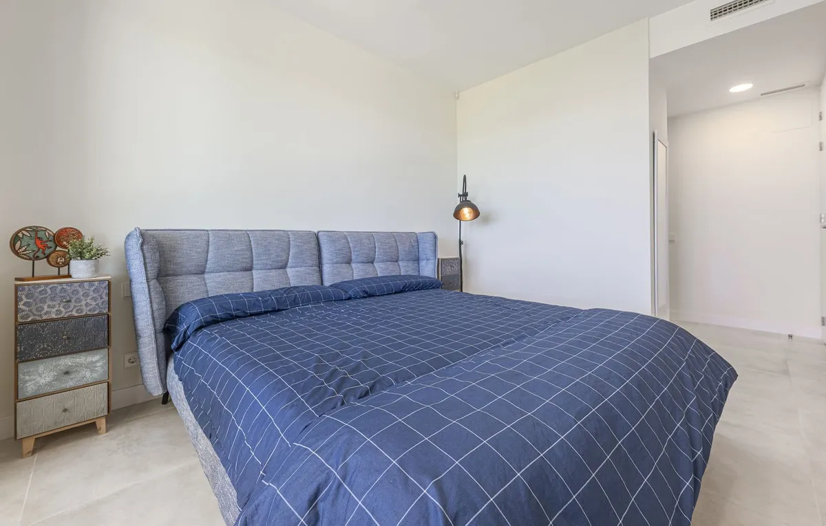 aeca25c2-cbe9-4140-806a-6d8cb21f0c79