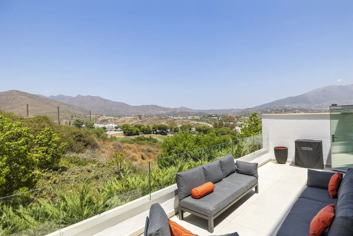 40bca3a3-16db-49d6-931b-59aae098aa34