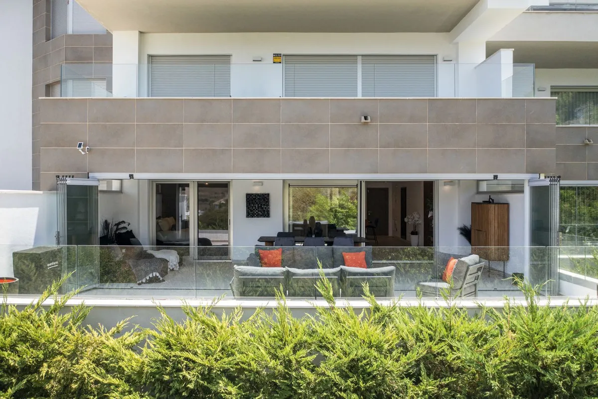 f9a372d2-0593-494e-b551-b0412568a0bf