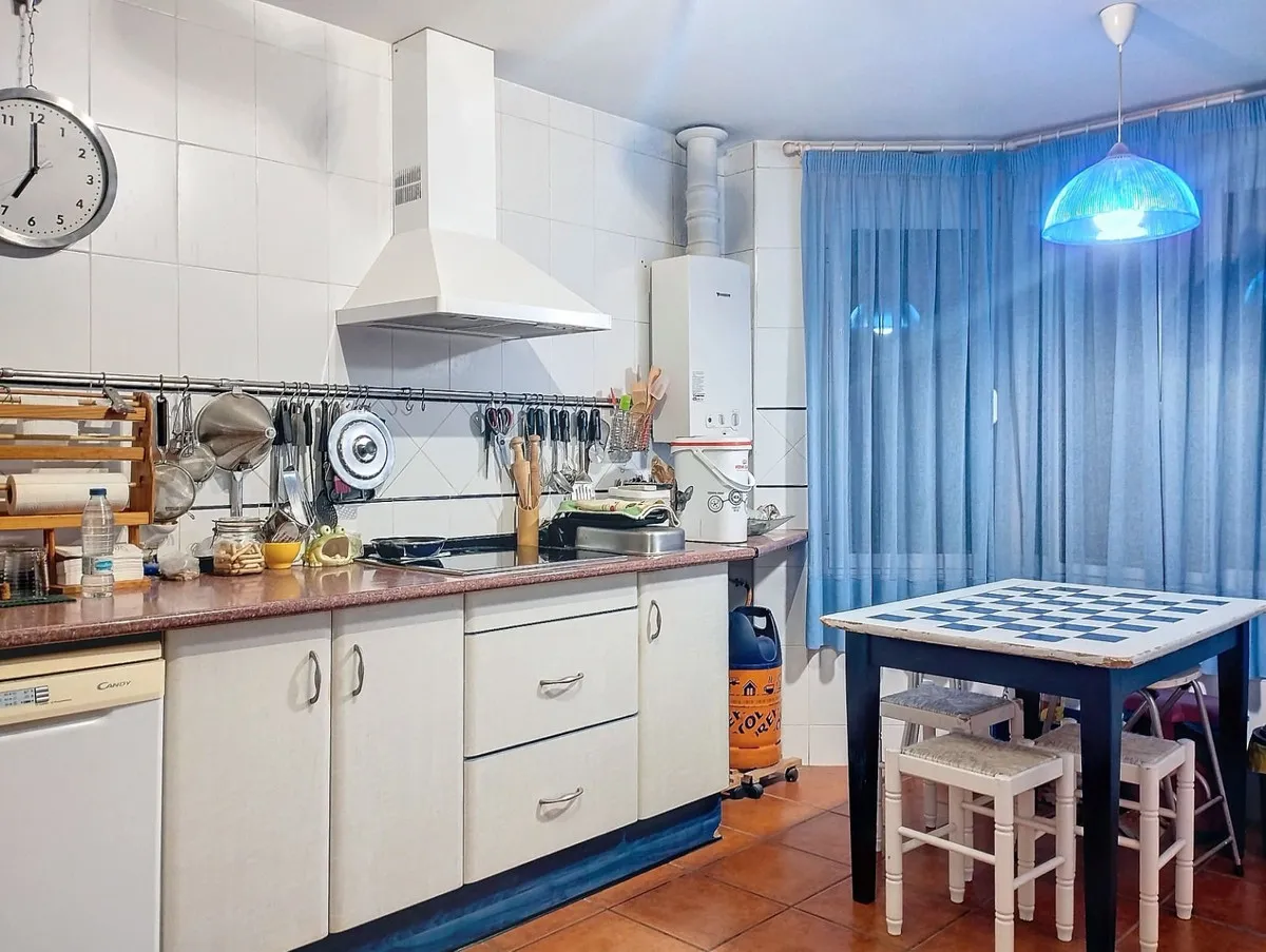 c726dae1-d1b5-4158-9a2e-7522dcfac203