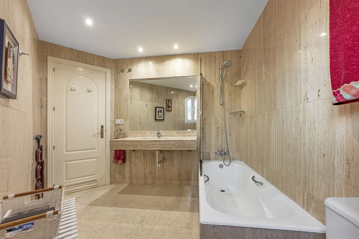 bcc33e46-68b8-4758-b7fe-d6762dc33c1f