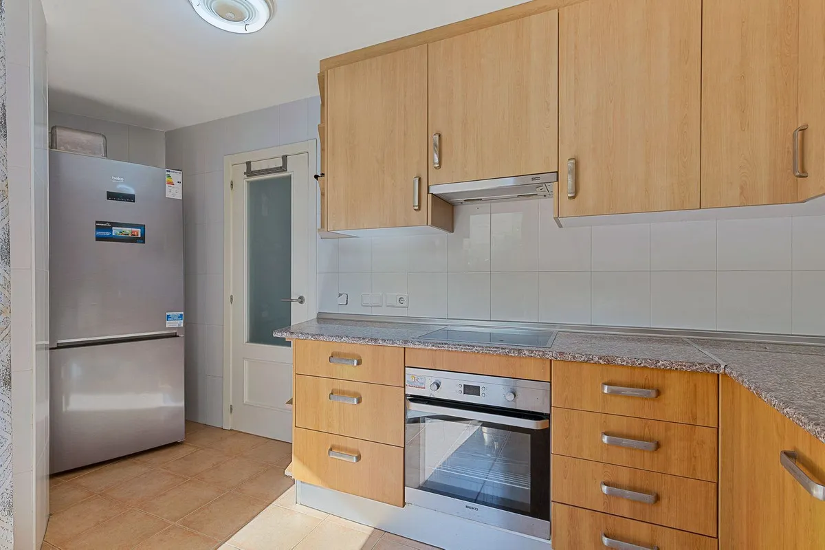 12ab5042-1c25-442d-8beb-72117adcb389