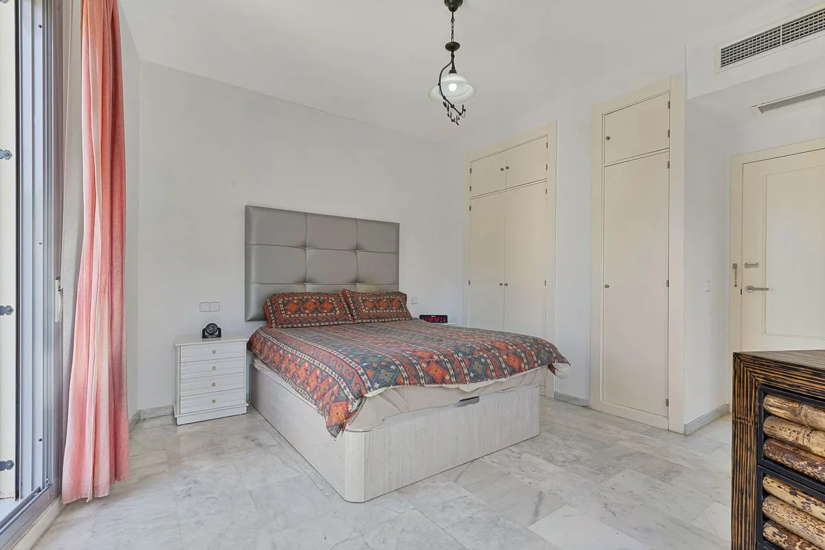 a59350c7-8213-438a-b8f5-3da769843f57