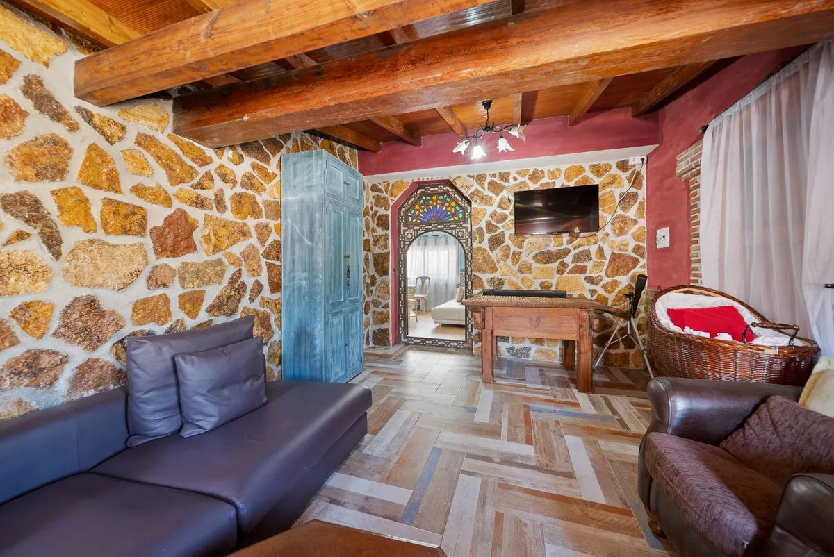 18621561-e1f1-4c7f-8151-1235a118906e