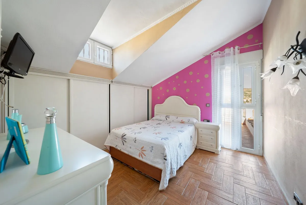 1bf2cc7b-b6d9-4515-ab83-bf44b532d992