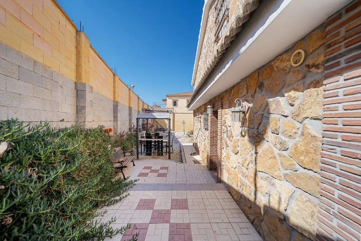 425f3135-fdd6-443d-8902-551f2889b9a1