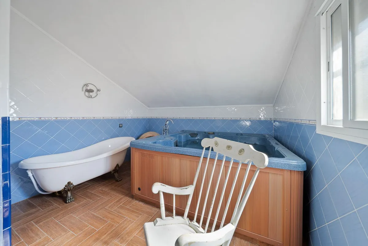 6a386830-b37a-4d44-9e8f-06ba7fa37161