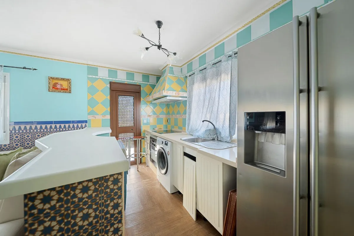 6b74409f-ef4f-4058-80a9-f064982d5bf8