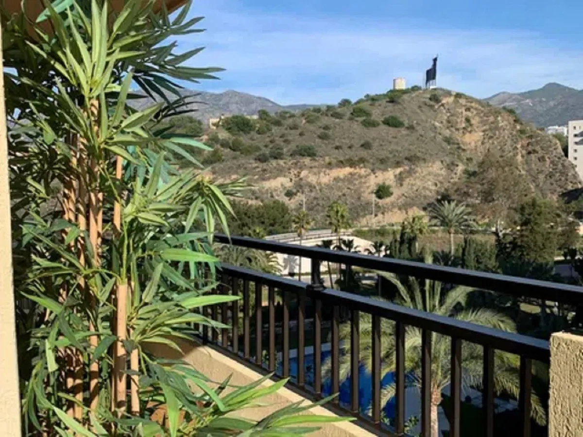 08f0650c-794d-4157-8dc8-f5d8141b3d34