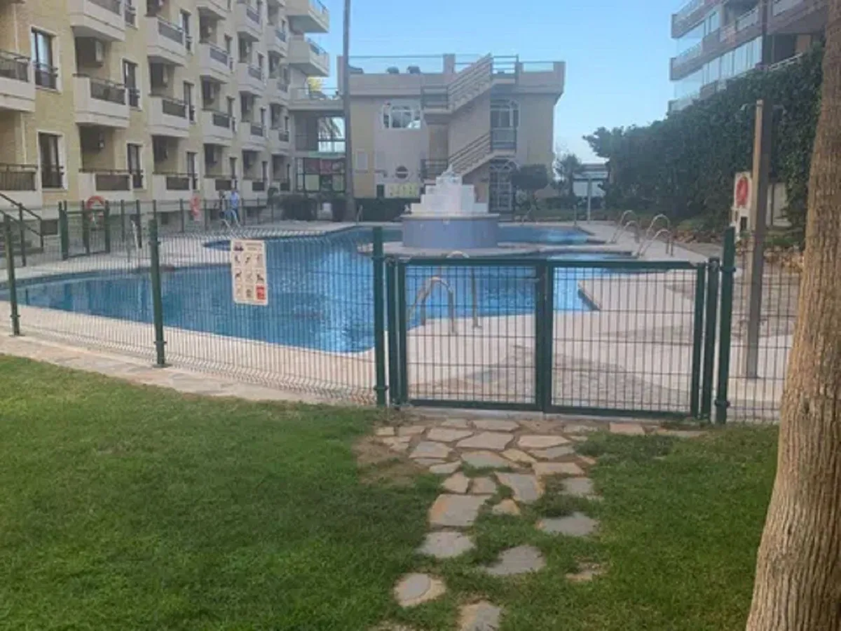 ee0b66d2-fe70-4d53-a0b2-df35c22ba0e8