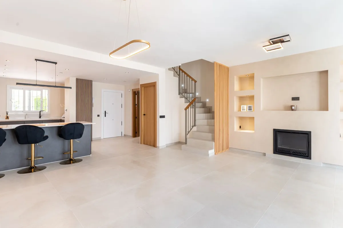 a09c79eb-f9ab-4587-9721-ca8123290e22