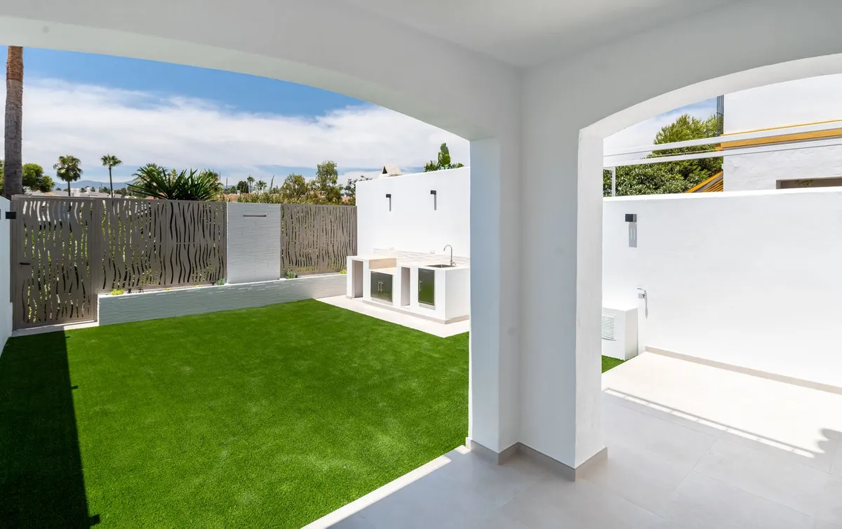 ac3a2ff0-eaa5-4a60-ae1a-bb9ae8750738