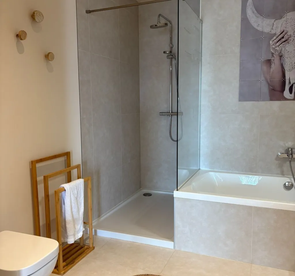 d08b95d5-6dea-48f6-87a0-ed7700ee6b0e