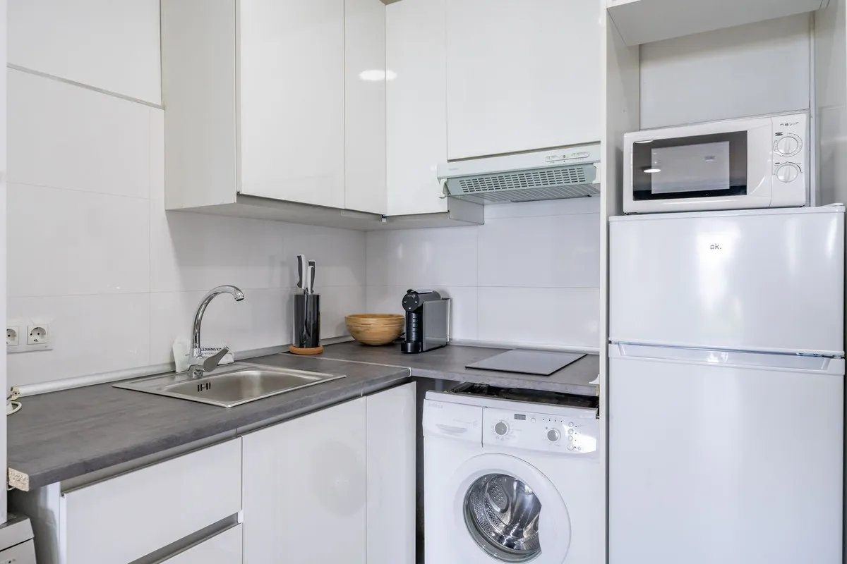 98679fa3-e3a5-4bce-a90a-84e425e02196