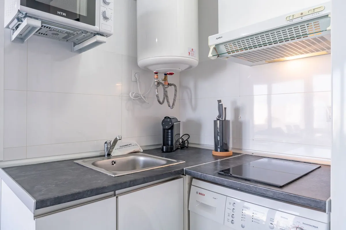 9c6983be-0ef3-43ed-9cea-2ed4ba15a748