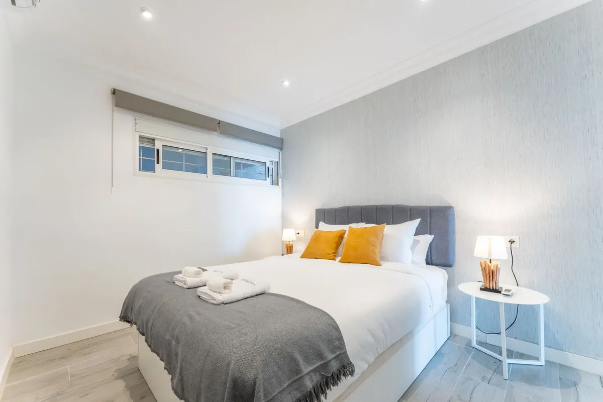 b24a81e0-b2c9-4985-8318-080f4ded9d68