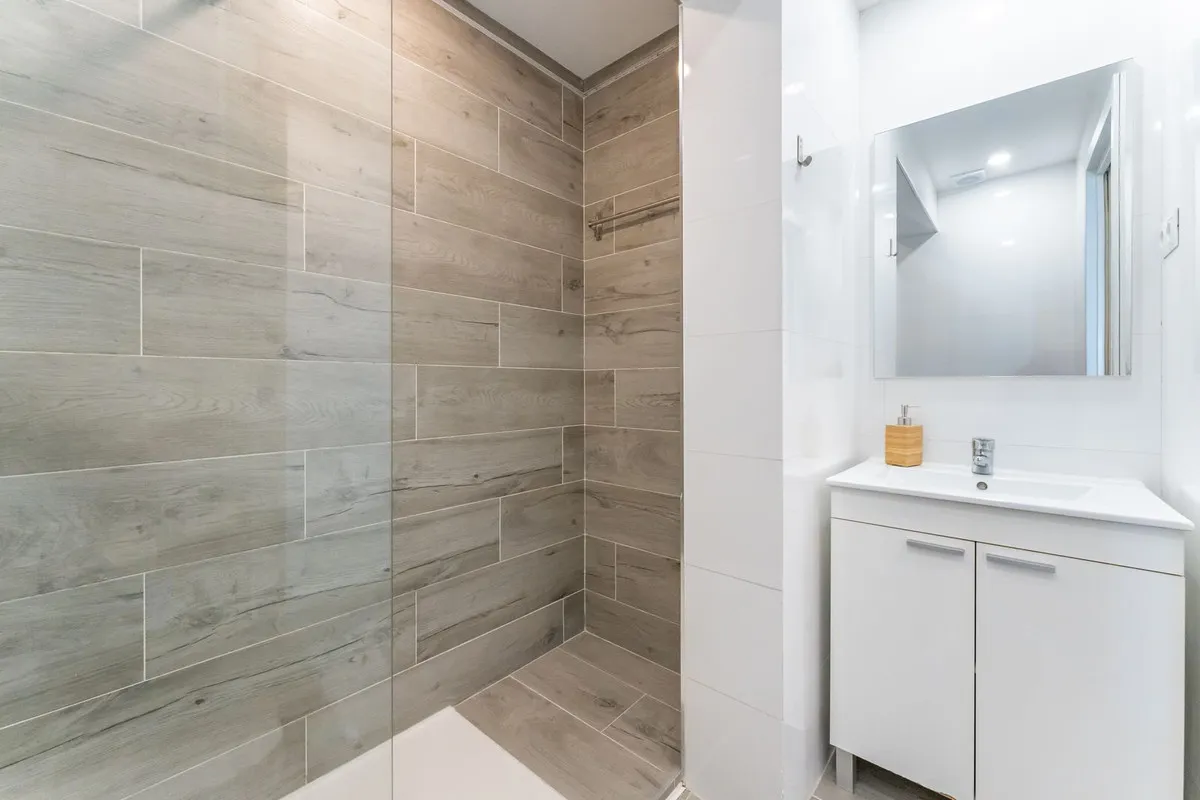 f20096f1-eb04-40a9-b081-3ce15f7ea6ad