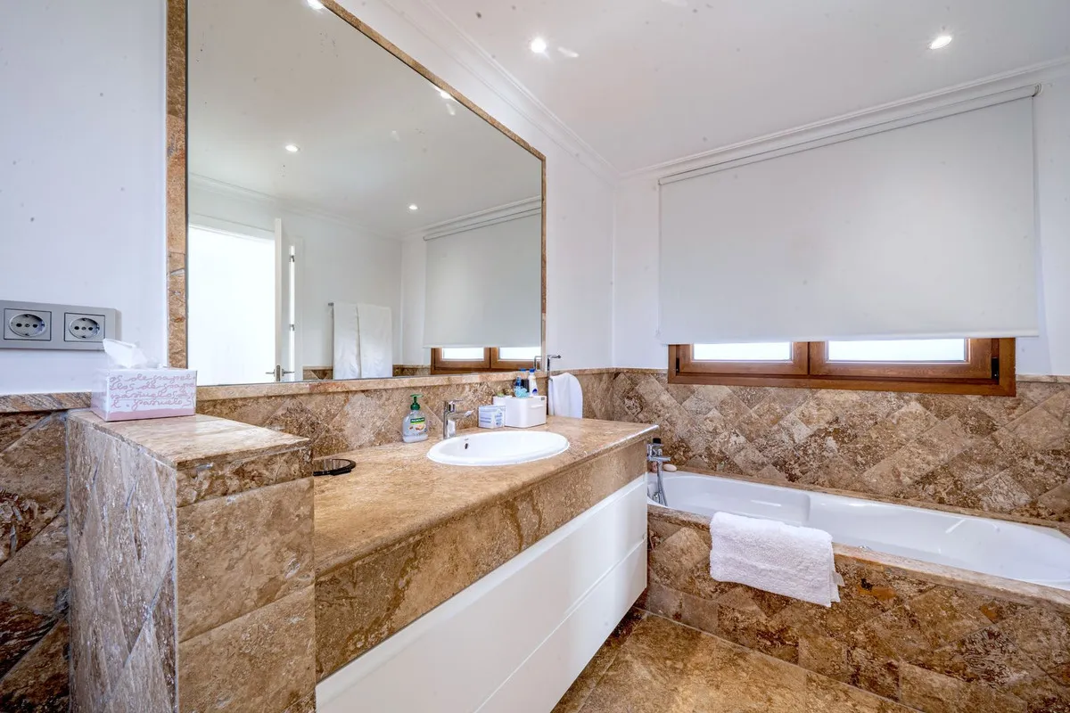 7a23ac6d-8b9d-4b51-8f33-3fb6f736103f