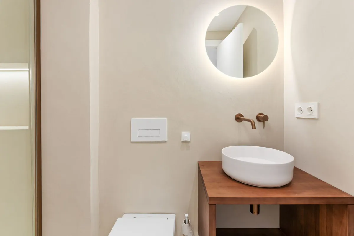 351b32f6-34ac-4ef3-9e64-2db9c9b3a080