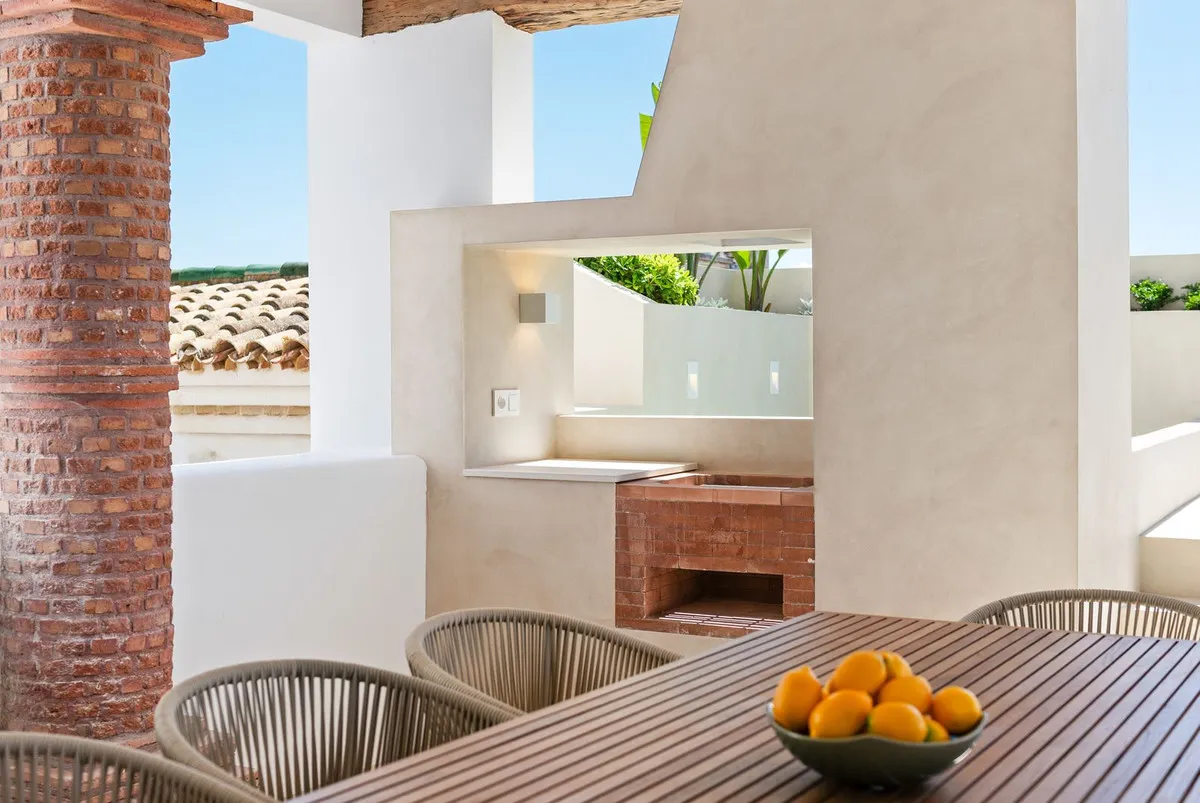 6adc1949-589d-4c89-a0a5-98527385f14e