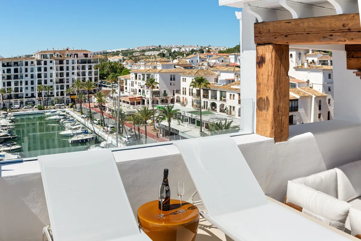 b7e71c4b-3d9b-4f3a-8505-67b5e75759fb