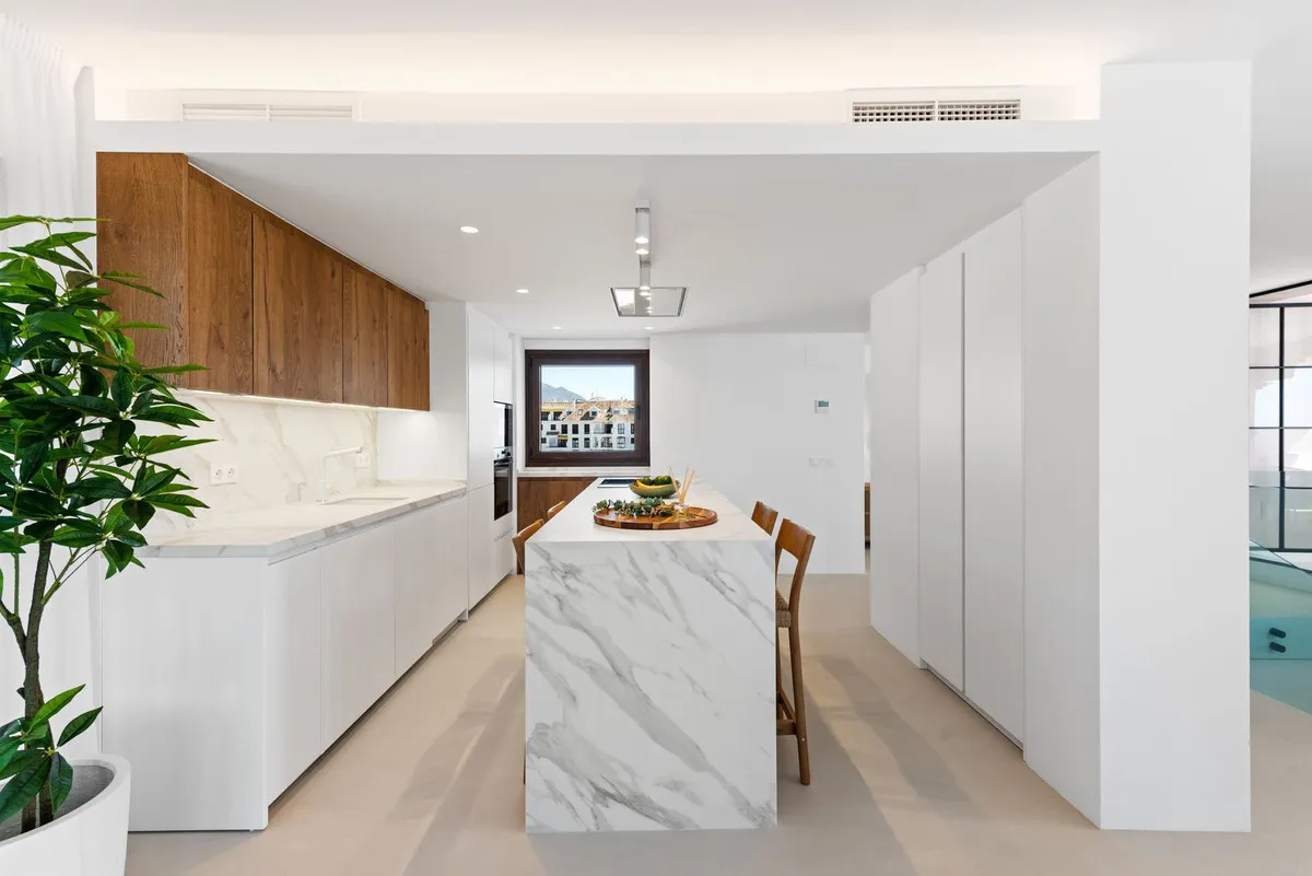 c1848fff-f6fd-423d-9fb7-2e3252076a47