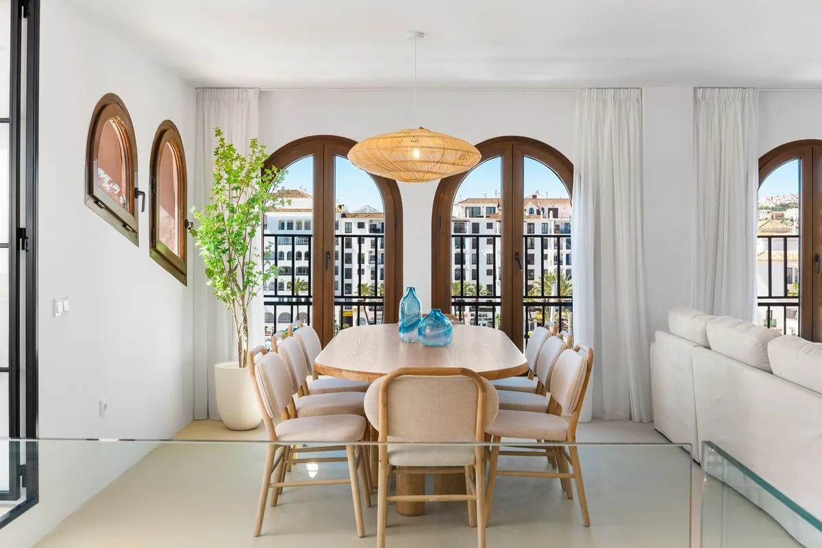 ff07e584-52a2-4813-bd6b-d2cf32e09eba