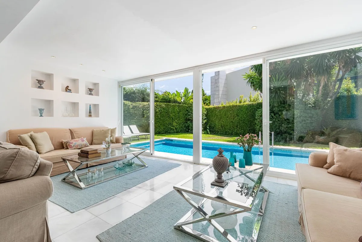 8183dba9-9cac-4c61-bee3-0ab61c2e7d74