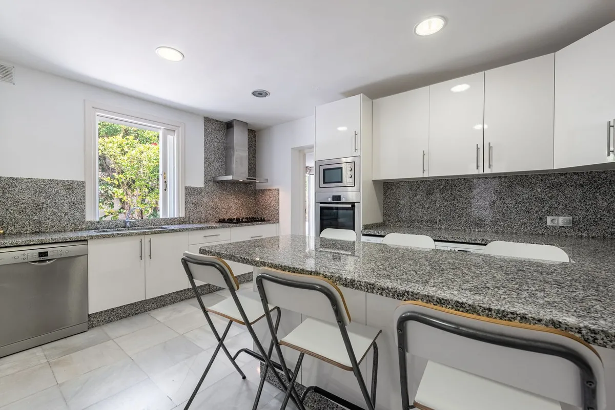 84b5238e-281a-423d-8ef4-37c2f013f1bc