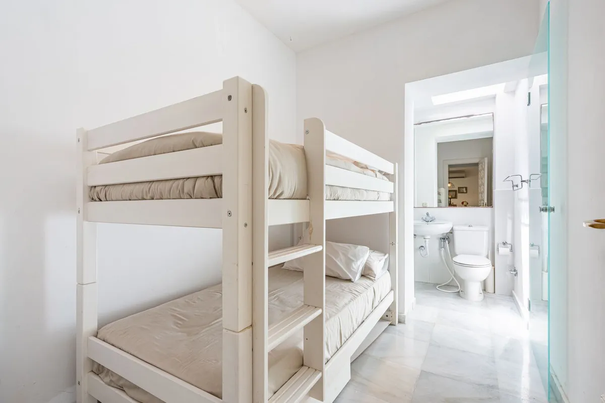 b37c238f-ffd6-4826-bbf2-9699b8ed41d5